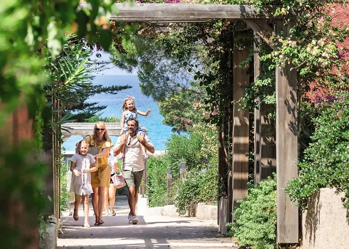 Belambra Clubs - Golfe De Lozari منتزه العطل 3*