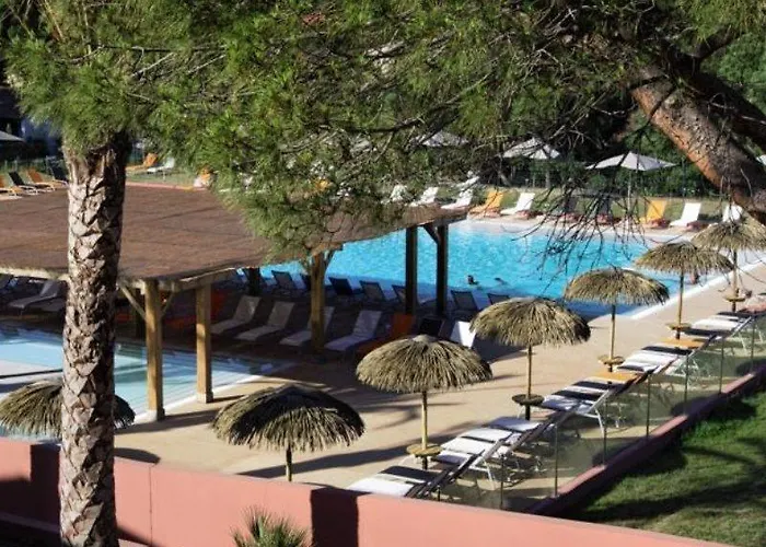 Belambra Clubs - Golfe De Lozari منتزه العطل 3*